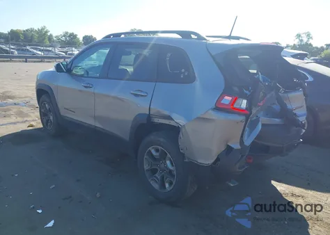 2019 Jeep Cherokee Trailhawk 4X4 z USA, uszkodzony, nr VIN 1C4PJMBX3KD385398